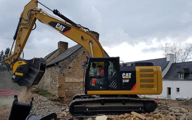 BF80.3 Caterpillar 320F France demolition (BF80 demolition)