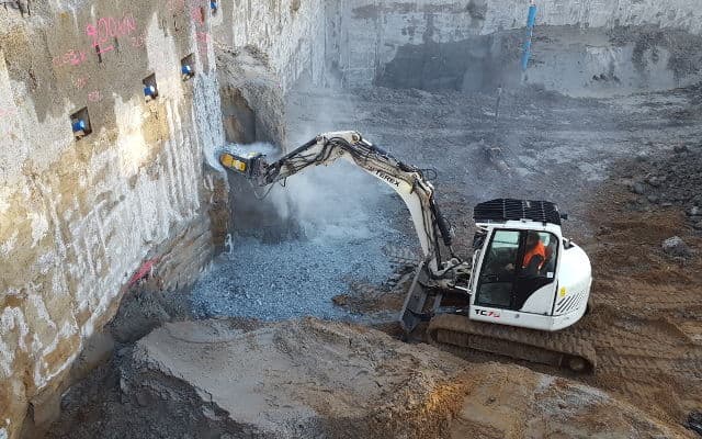 MB-R500 Terex TC75 Germany urban jobsite demolition