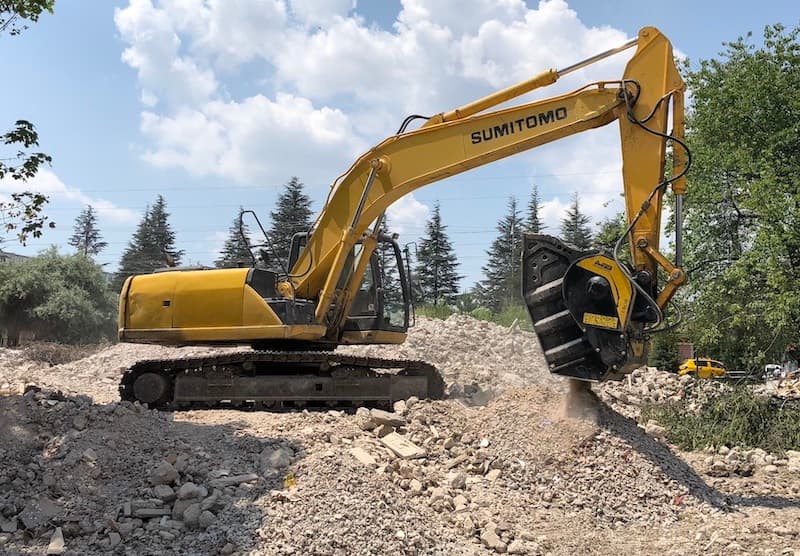 BF90.3 – Sumitomo SH 210 LC – Turkey - Basalt, asphalt