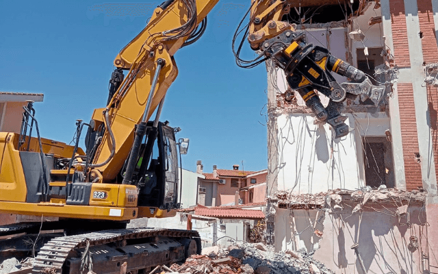 MB-PT1650 CAT323 (PT1650 demolition)