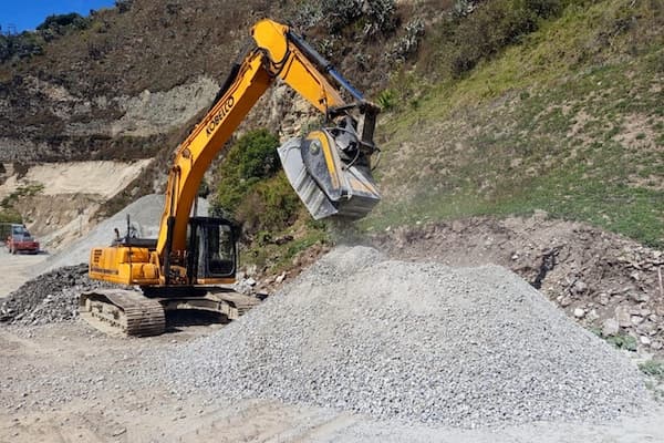 BF70.2_Kobelco_SK250LC