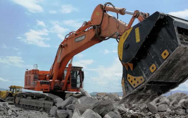 BF150.10 Doosan DX700LC Armenia quarry road construction basalt river rocks (BF150 rocks)