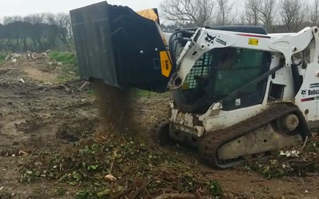 MB HDS214_kit RC Bobcat France recycling composting soil bush