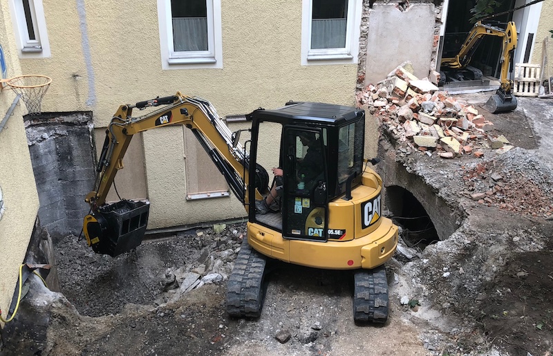 MB-C50 Caterpillar 305.5E2